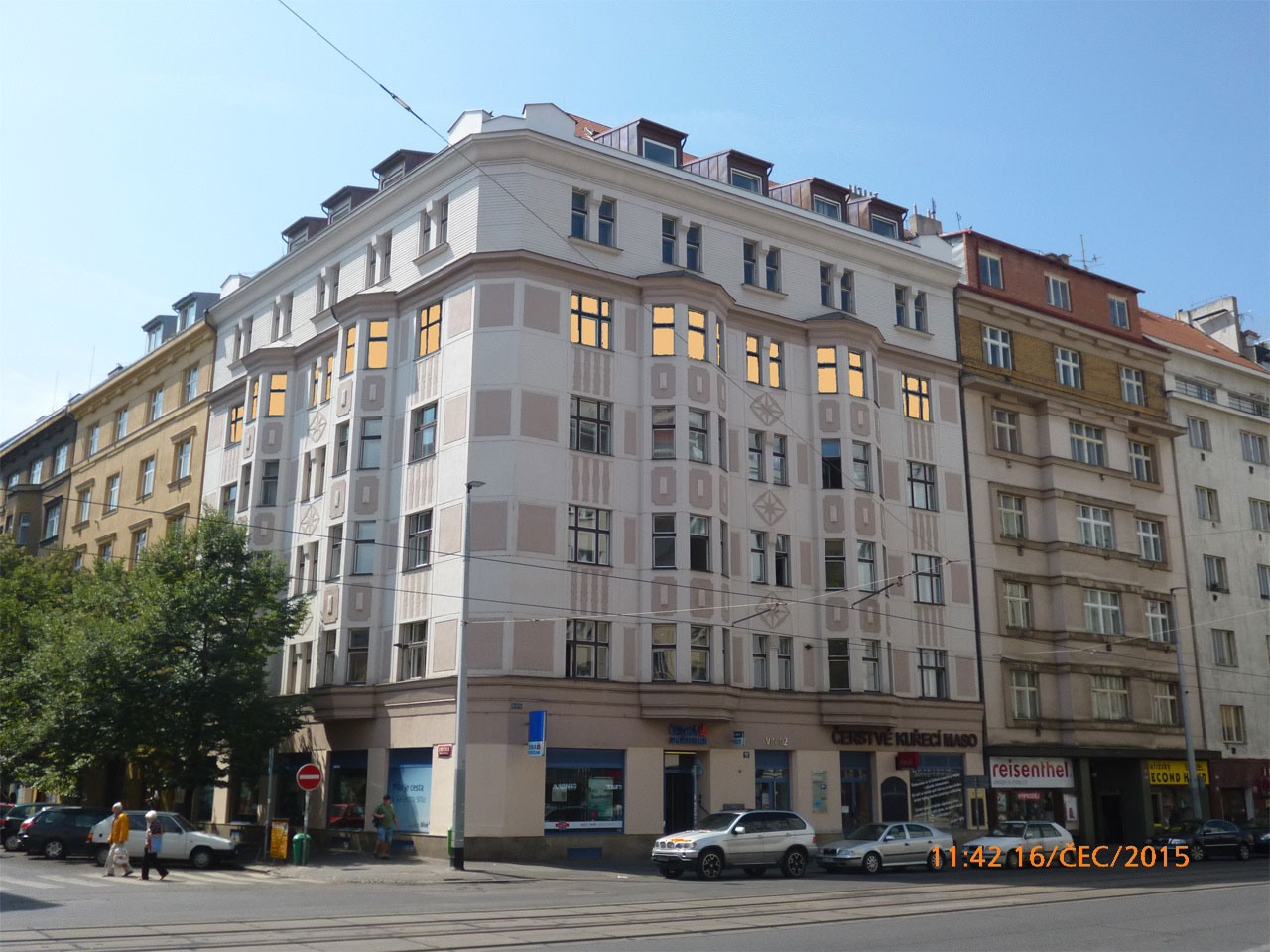Vinohradská 112 z ulice